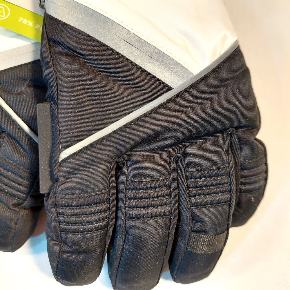 Swiss Tech Ski Gloves Black,White & Gray S/M 3M Thinsulate Insulation