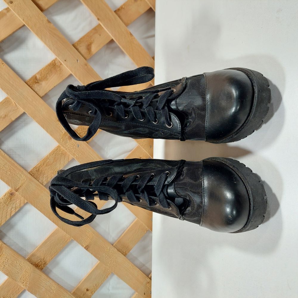 Forever 21 Black Mesh Ankle Boots with Shoe Laces Women's Size 7