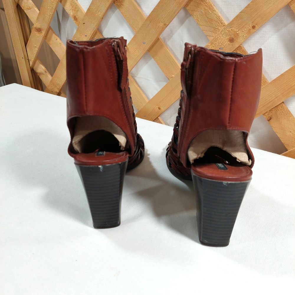 Forever 21 Multi Strap Sandal Boots Women's Size 7