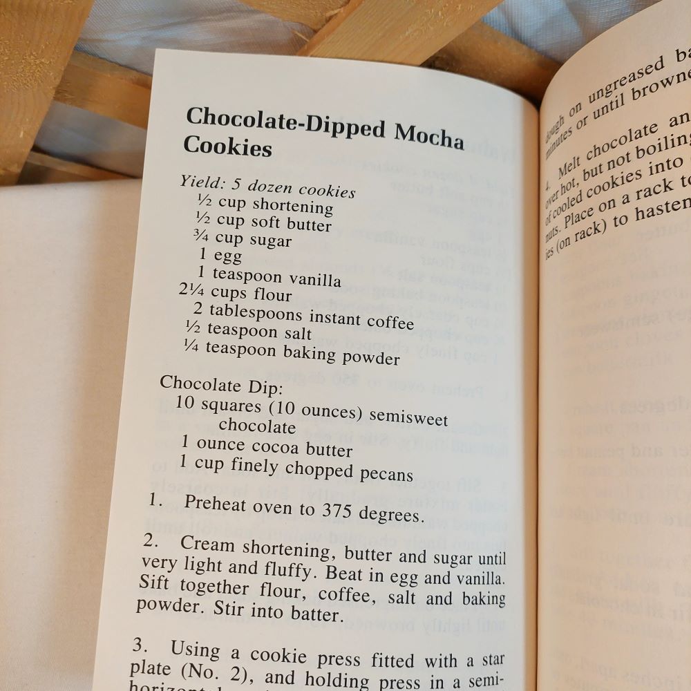 The New York Times Large Type Cookbook by Jean Hewitt Revised Edition