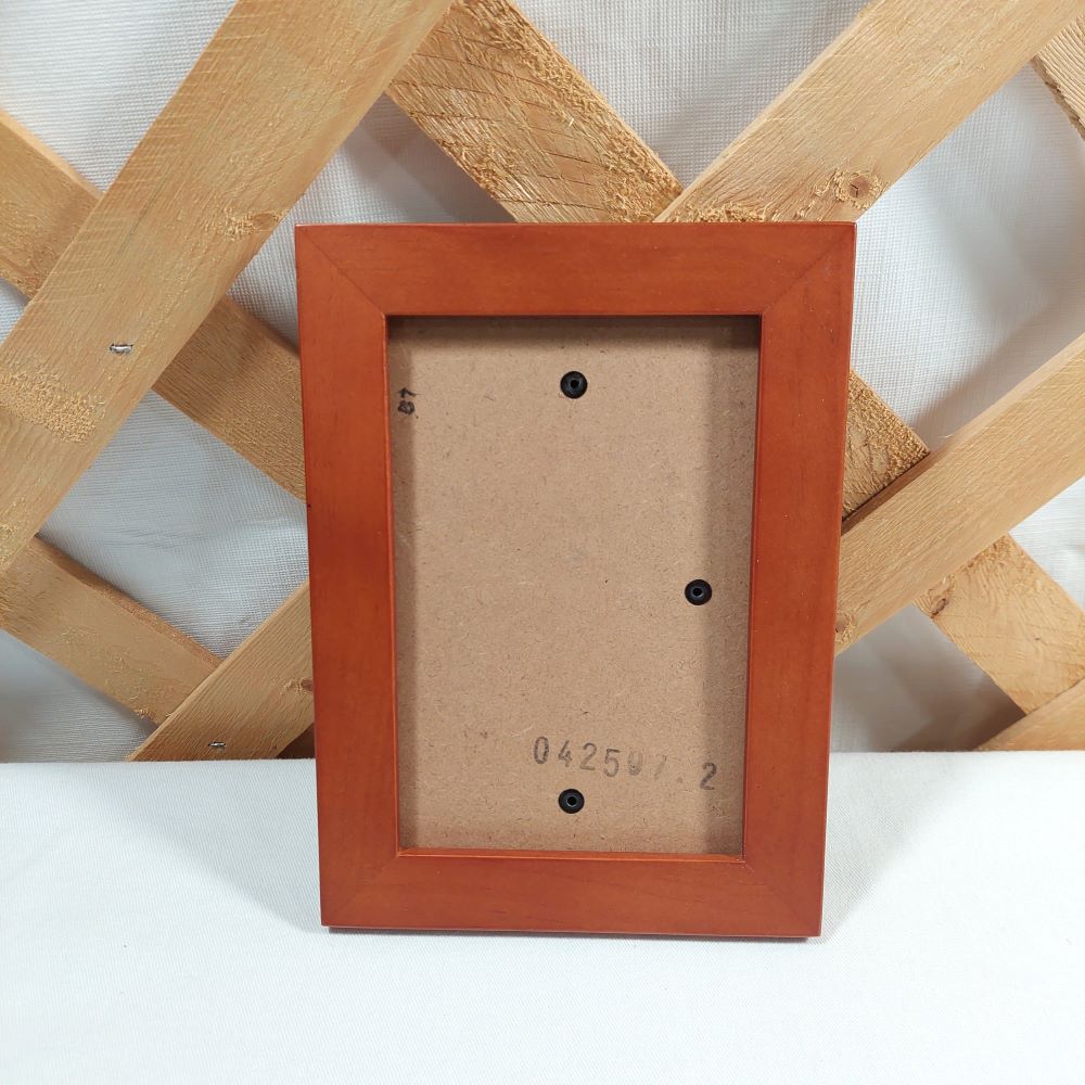 The Weston Gallery Linear Walnut 4 x 6 Picture Frame
