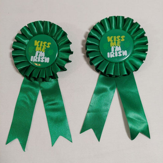 Button Badge with Ribbons Kiss Me I'm Irish Set of 2