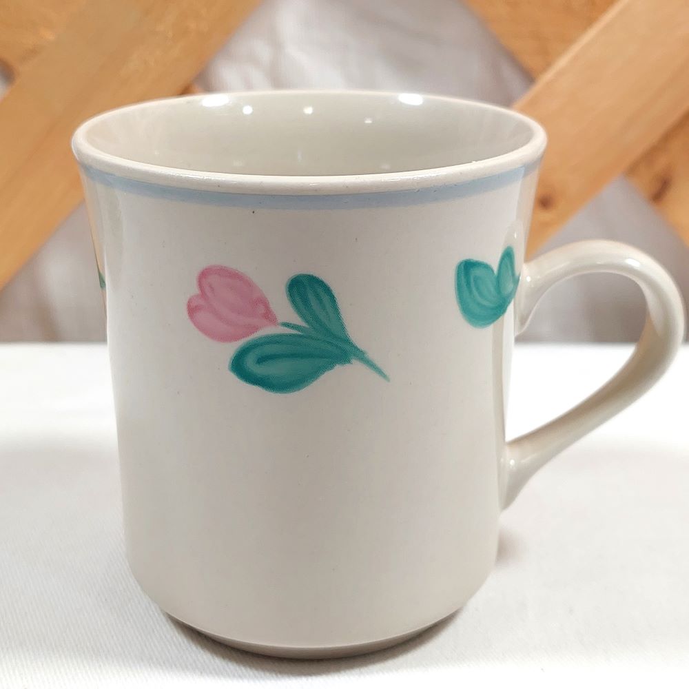 Fine Stone Ware Pink Tulip Coffee Cups Set of 4