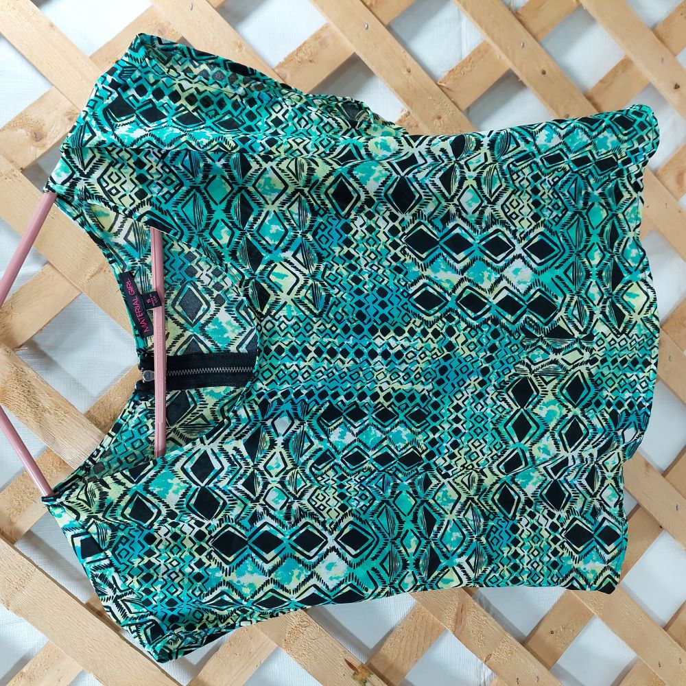 Material Girl Patterned Cap Sleeve Top Women's Size Small
