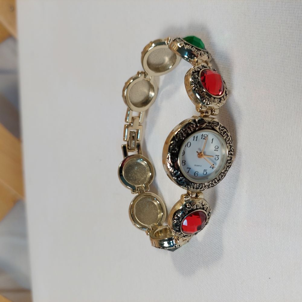 Quartz Watch Faux Green and Red Gemstones for Women Novelty Holiday