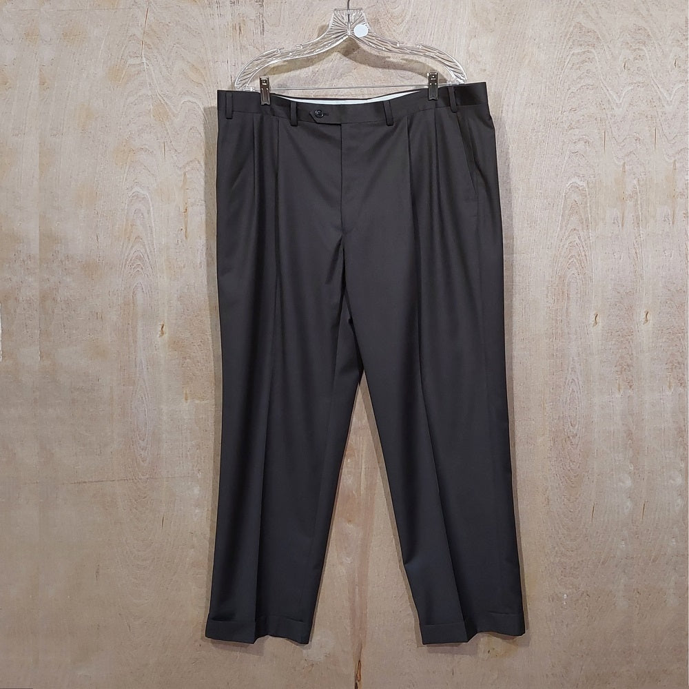 Lauren Ralph Lauren Men s Cuffed Dress Pants Pleated Front 40Wx30L Nearly Collectibles