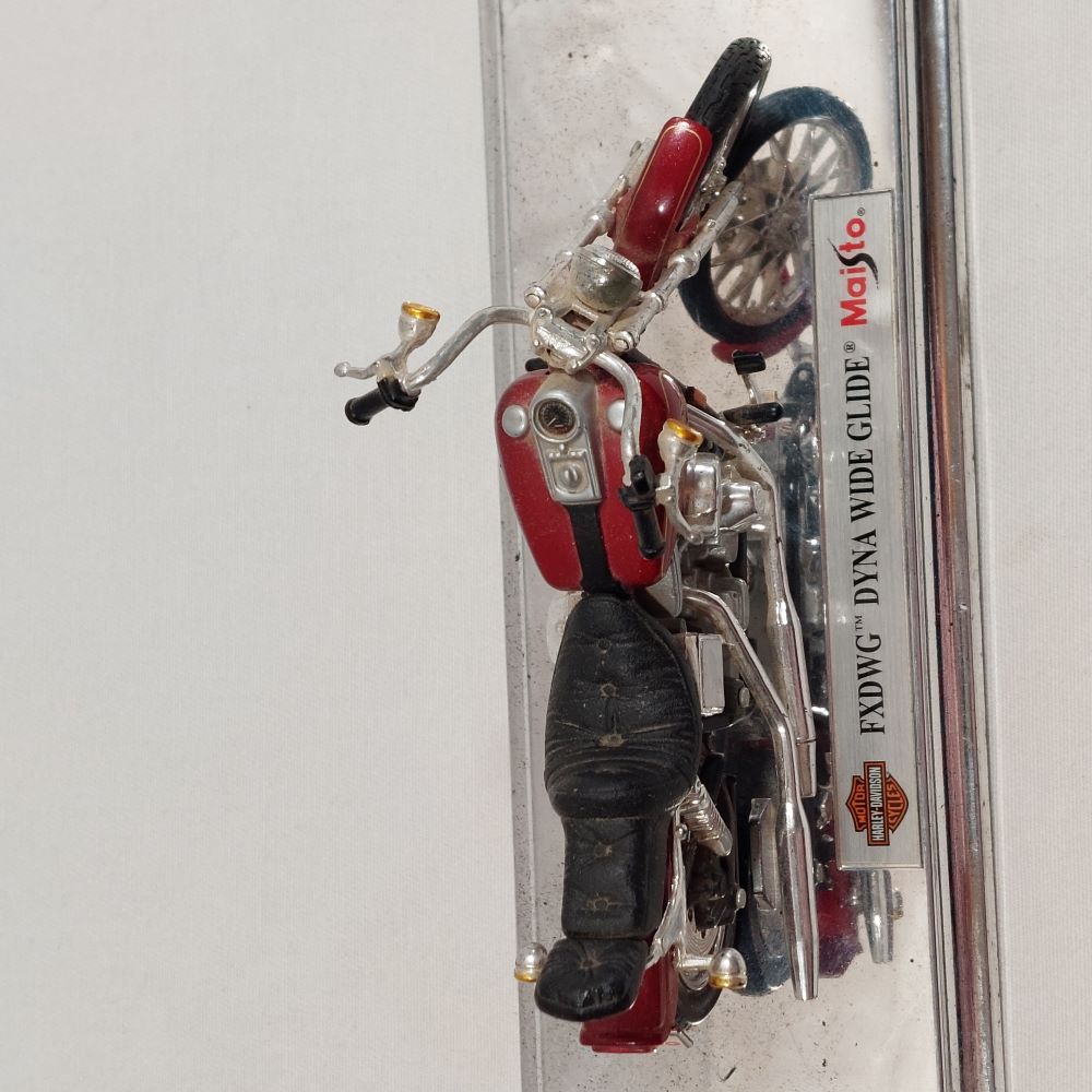 Maisto Harley Davidson Model Toy Motorcycle FXDWG Dyna Wide Glide