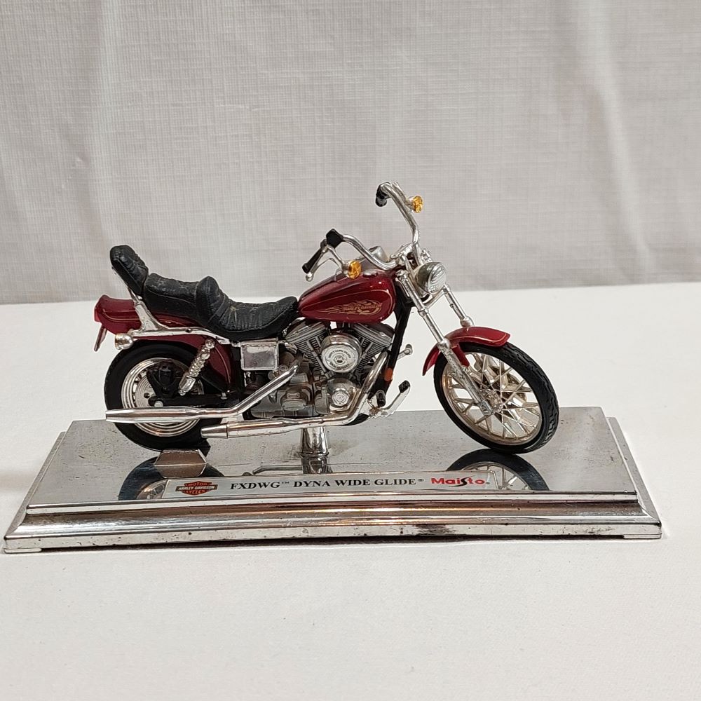 Maisto Harley Davidson Model Toy Motorcycle FXDWG Dyna Wide Glide