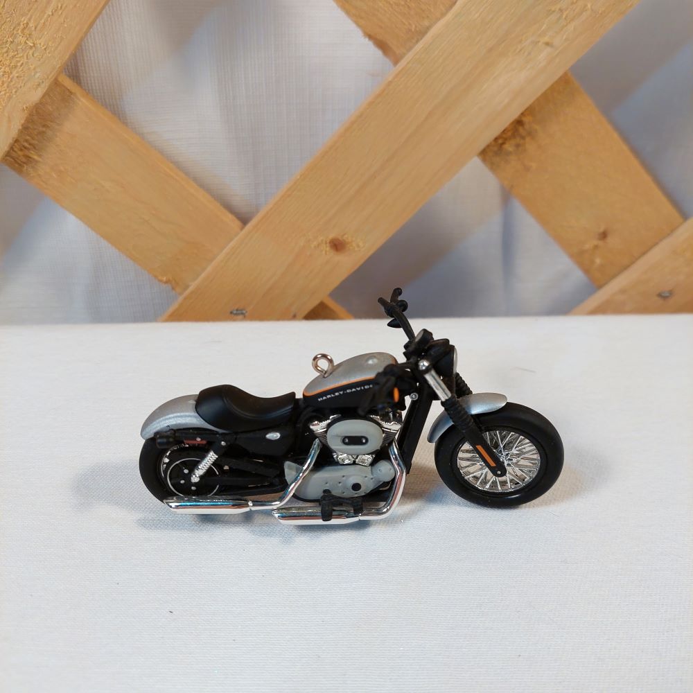 Hallmark HMK. CDS Keepsake Ornament Harley-Davidson Motorcycle 2008