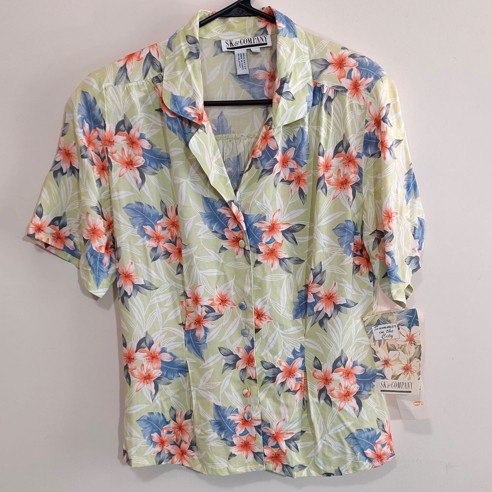 SK & Company Summer in the City Short Sleeve Blouse Size 6