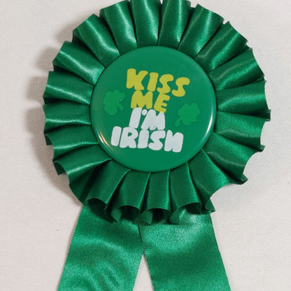 Button Badge with Ribbons Kiss Me I'm Irish Set of 2