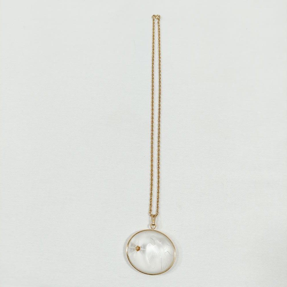 Rope Chain Necklace with Round Opaque Pendant Featuring Diamond Chip