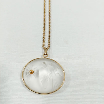 Rope Chain Necklace with Round Opaque Pendant Featuring Diamond Chip