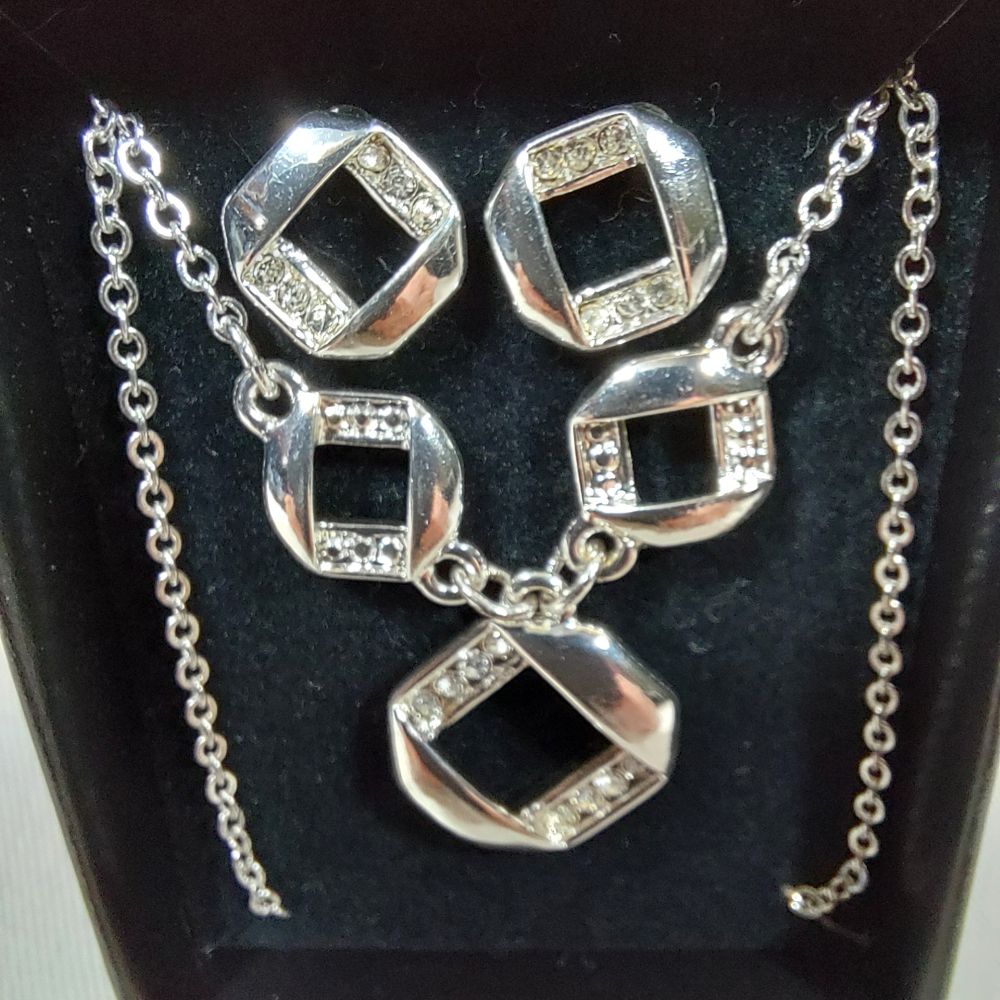 Avon Embellished Squares Necklace & Earring Gift Set Costume Jewelry