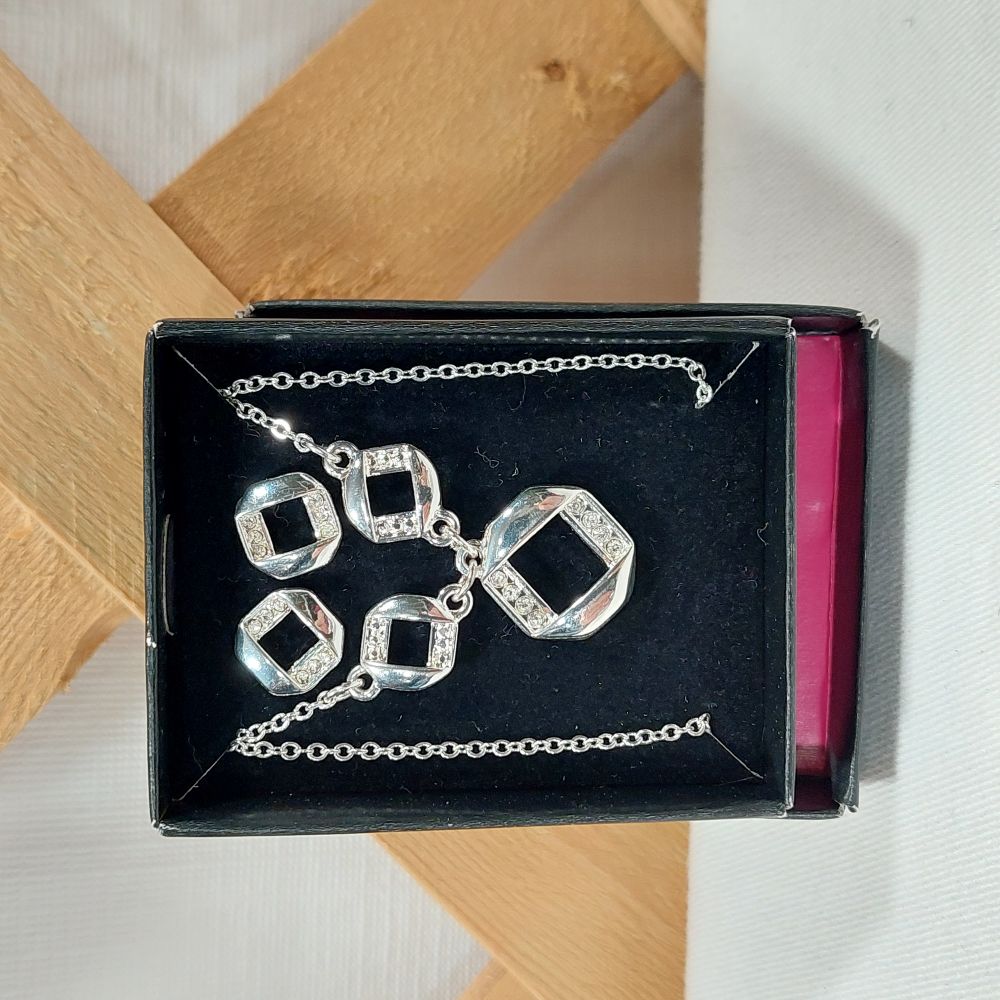 Avon Embellished Squares Necklace & Earring Gift Set Costume Jewelry