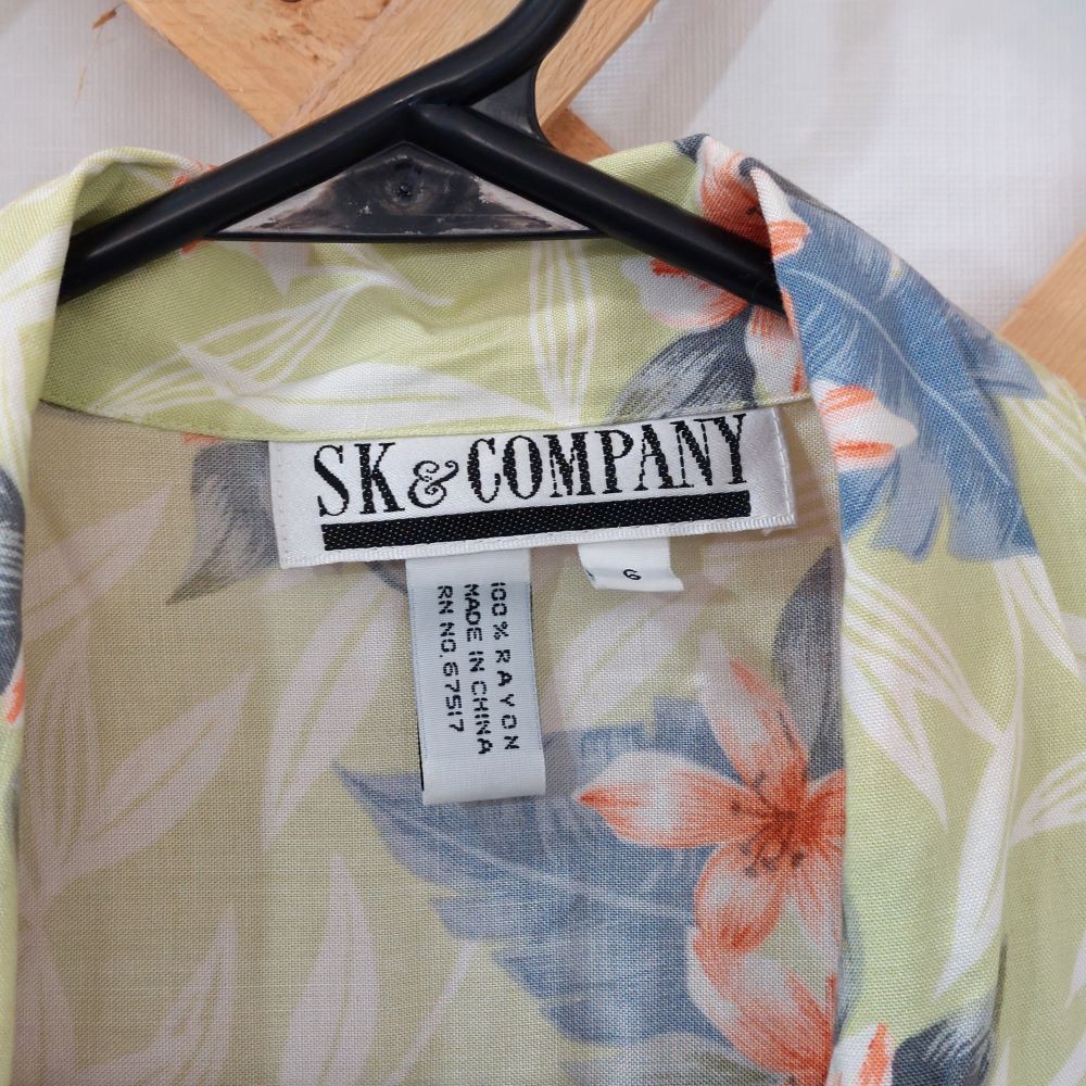 SK & Company Summer in the City Short Sleeve Blouse Size 6